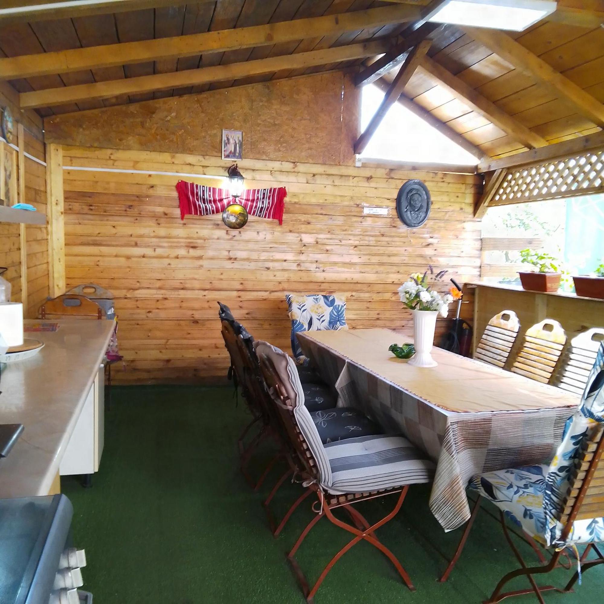 Casa Nicolas Buşteni Exteriör bild