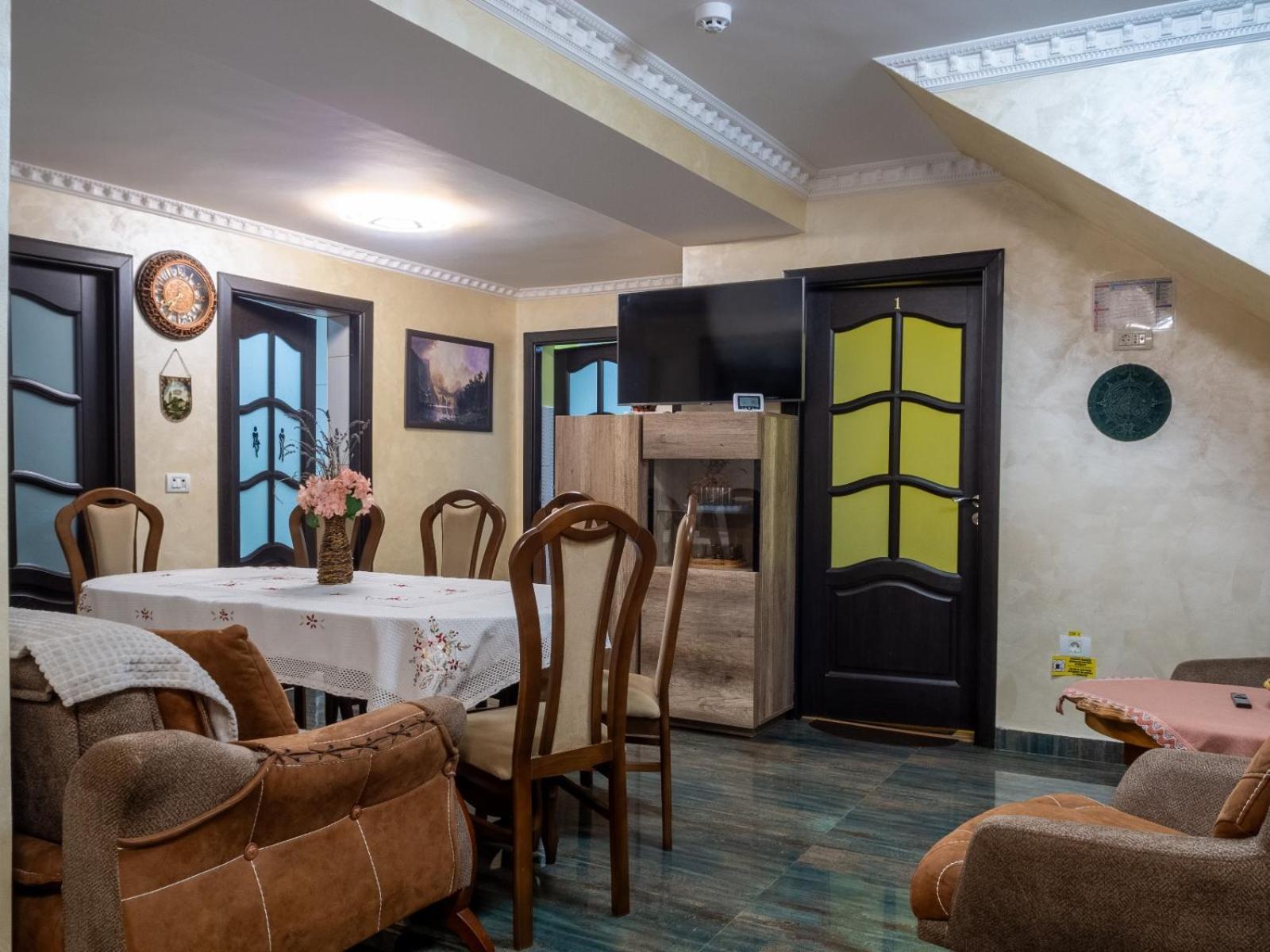 Casa Nicolas Buşteni Exteriör bild